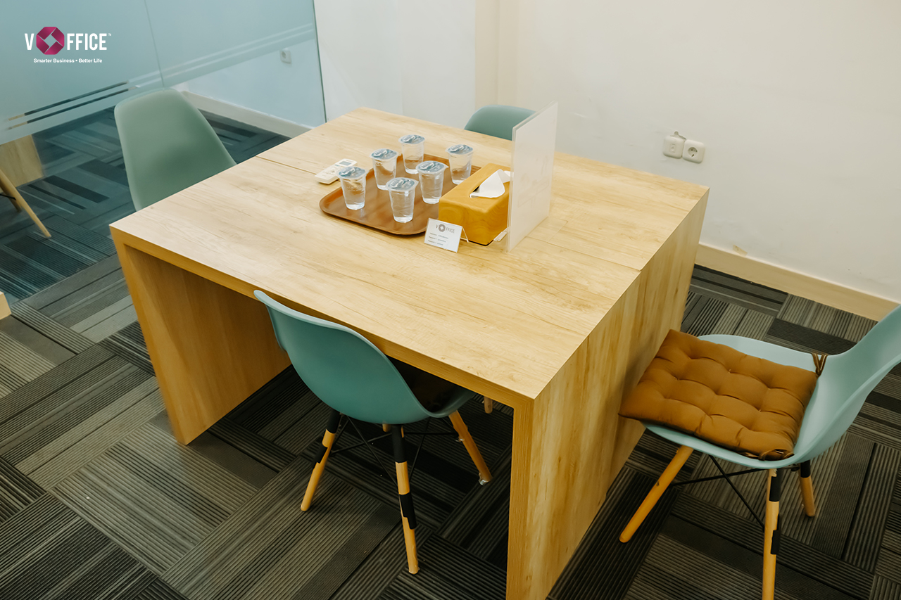vOffice East - Meeting Room 2